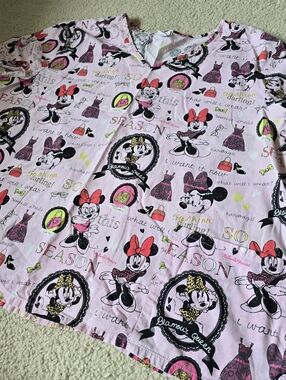 Minnie Mouse Disney Scrub With Pockets Womens Size 3X 4X
